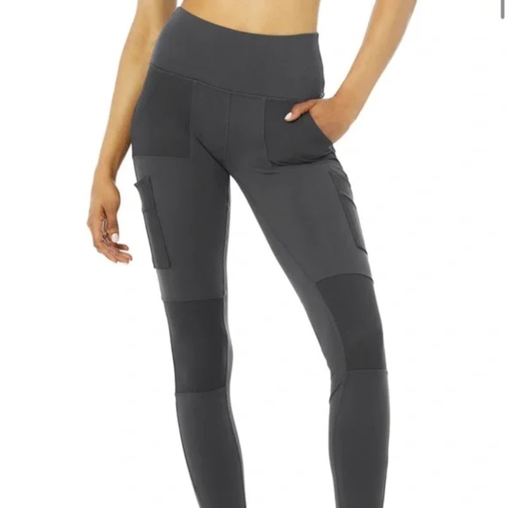 ALO Yoga Black Cargo Leggings